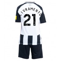 Dětský fotbalový dres Newcastle United Tino Livramento #21 2024-25 Domácí Krátký Rukáv (+ trenýrky)